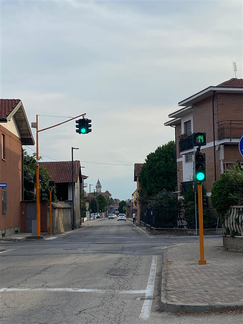 Santena investe sulla sicurezza stradale: semafori rinnovati con tecnologia LED e countdown
