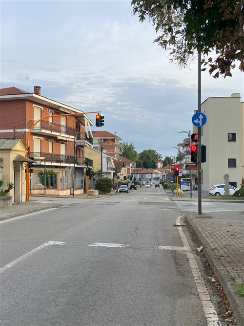 Santena investe sulla sicurezza stradale: semafori rinnovati con tecnologia LED e countdown
