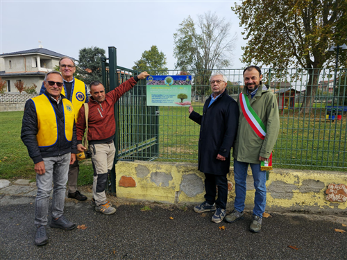 Santena e Lions Club Poirino Santena insieme per la piantumazione di sette nuovi alberi al Parco di via Brignole
